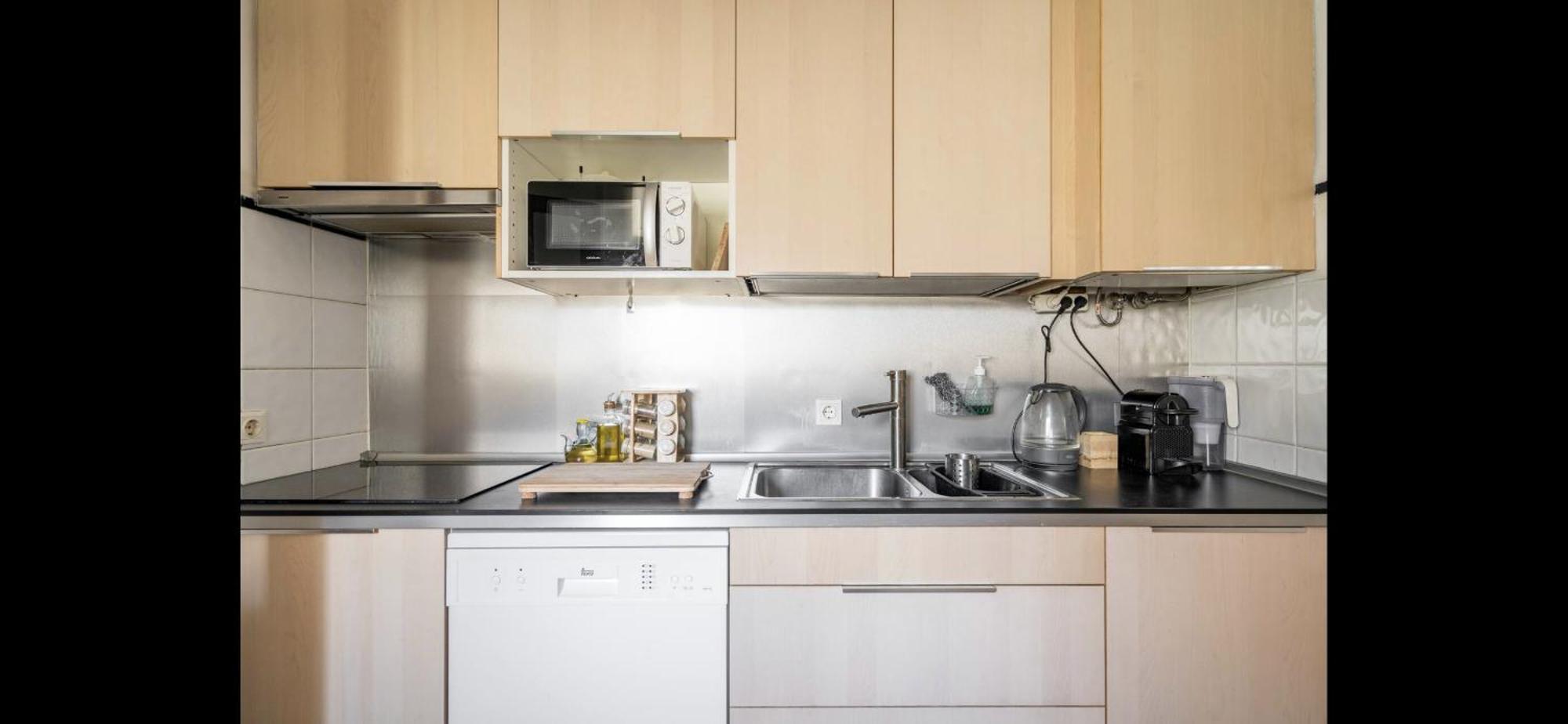 Apartment In Monumental Square Madrid Center Номер фото