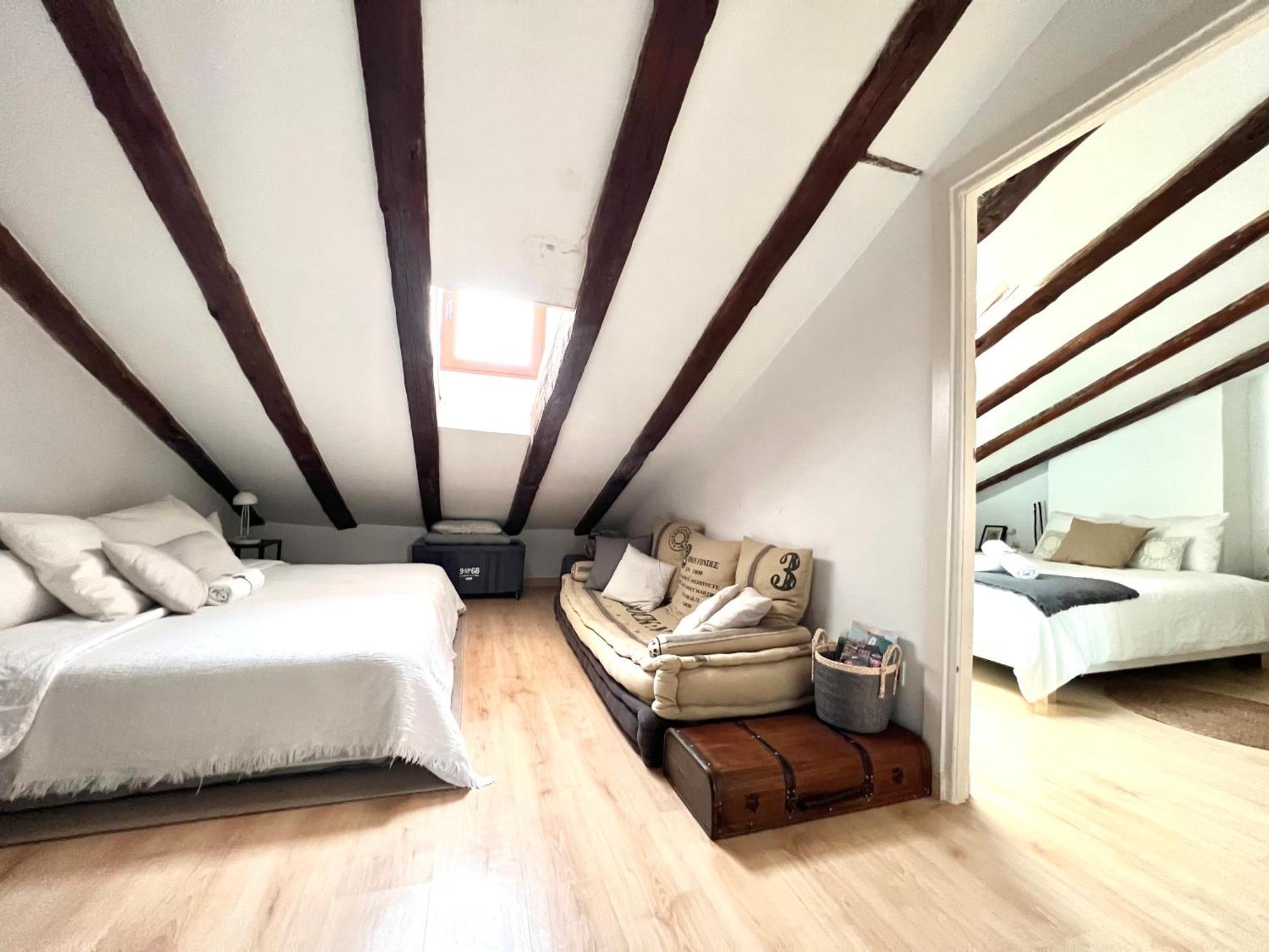 Apartment In Monumental Square Madrid Center Номер фото