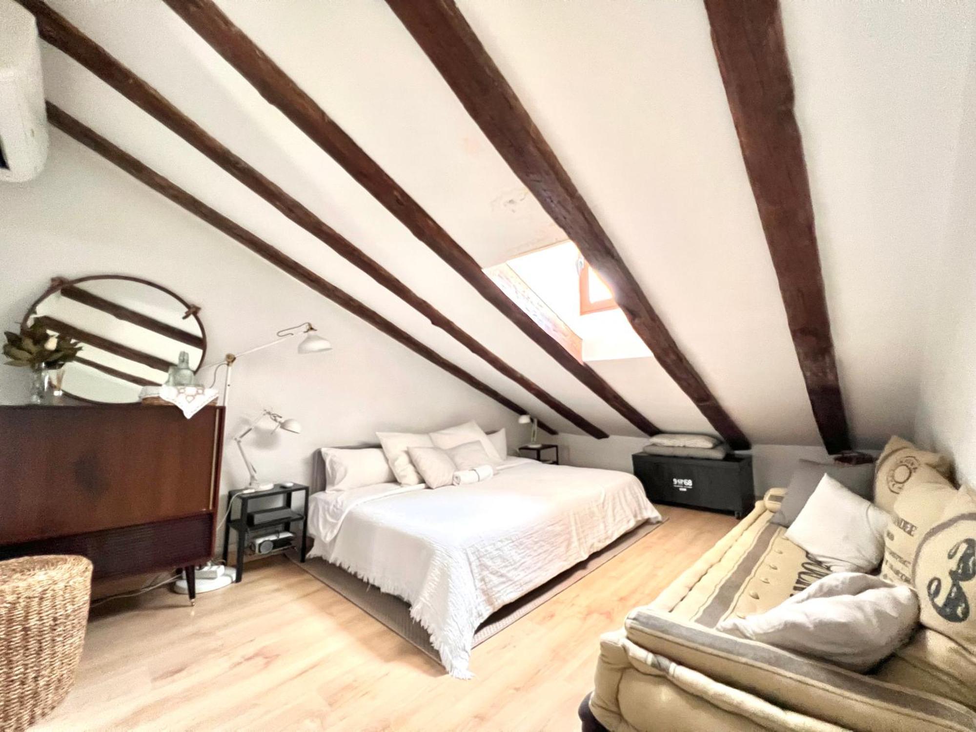 Apartment In Monumental Square Madrid Center Номер фото